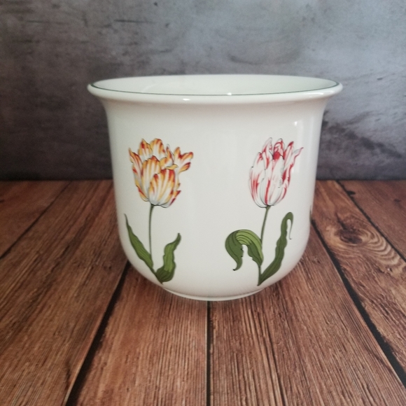 Host Pick 🎉 Tiffany & Co. Cachepot - Picture 3 of 5